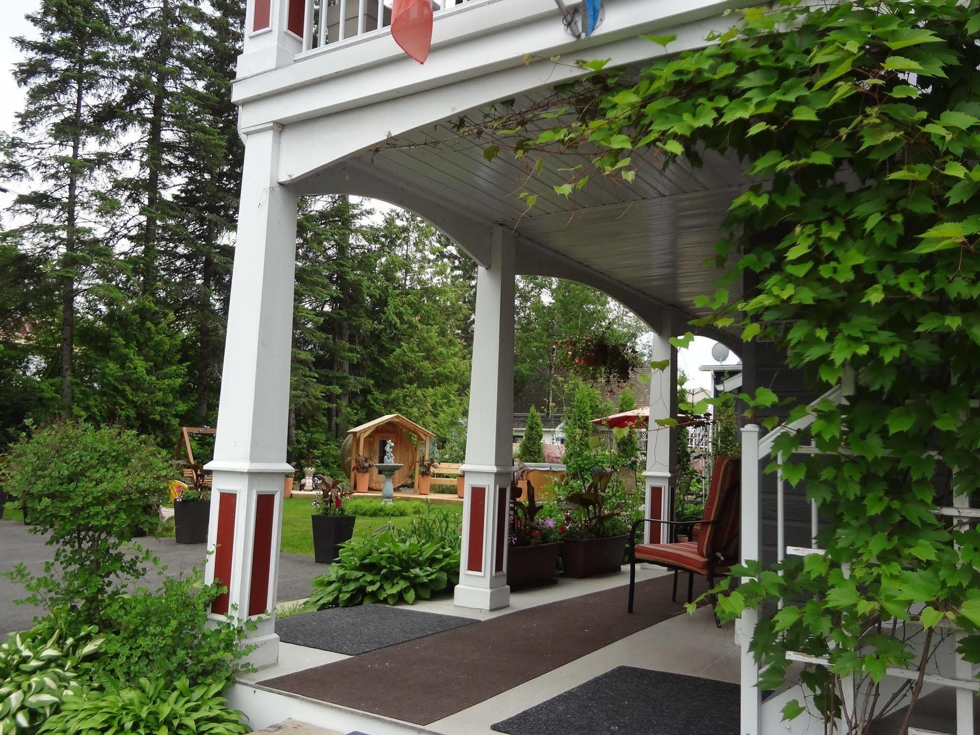 Hotel Saint-Donat エクステリア 写真